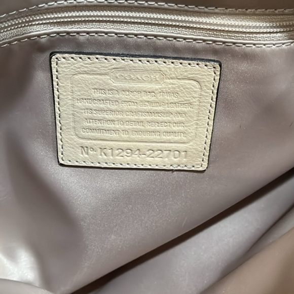 COACH EUC Madison Colorblock Kara Carryall beige/lime Leather Excellent LIKE new - Picture 11 of 11